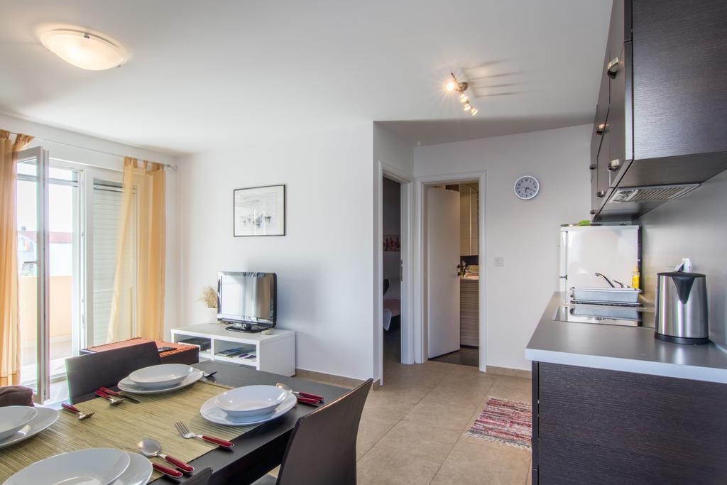 Apartments Domuzin 比奥格勒·纳·莫鲁 外观 照片