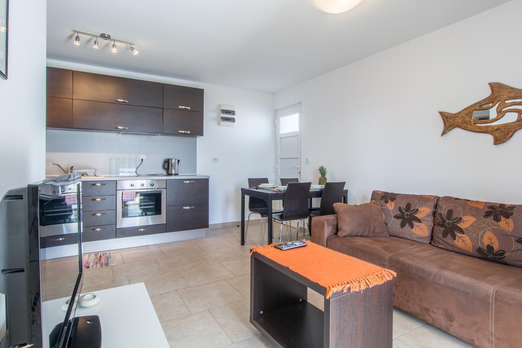 Apartments Domuzin 比奥格勒·纳·莫鲁 外观 照片