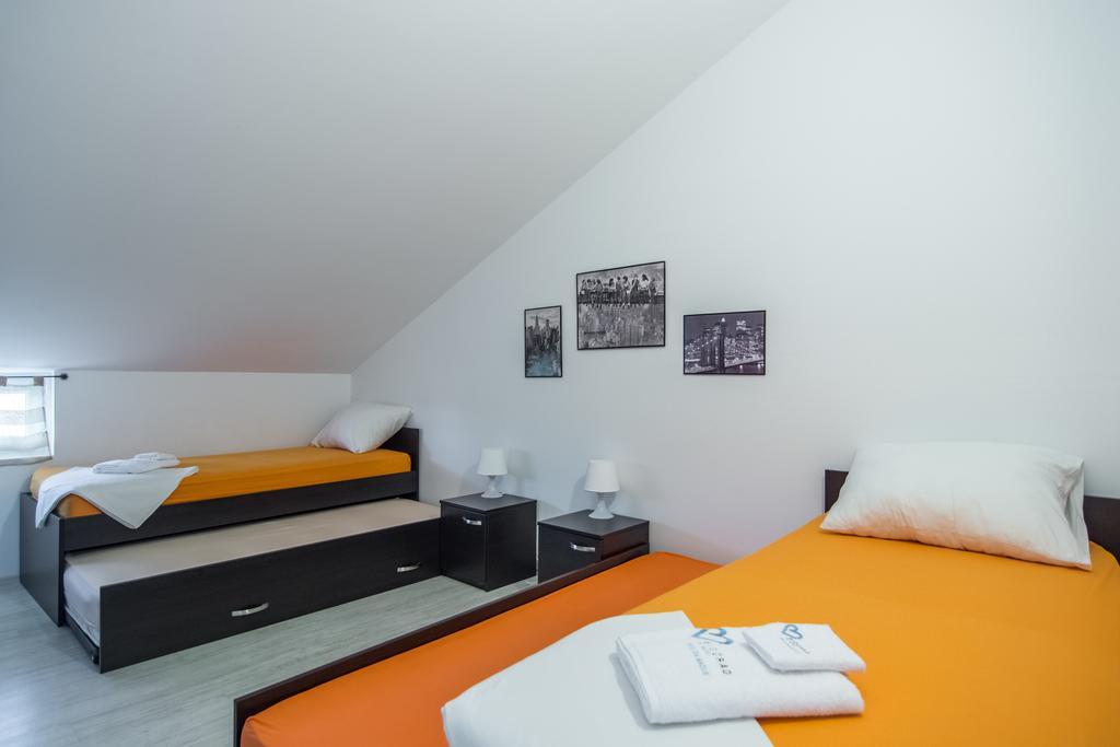 Apartments Domuzin 比奥格勒·纳·莫鲁 外观 照片