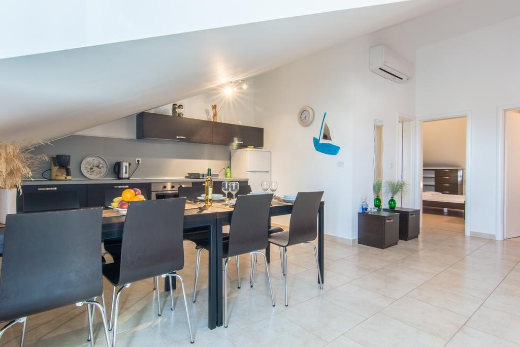 Apartments Domuzin 比奥格勒·纳·莫鲁 外观 照片