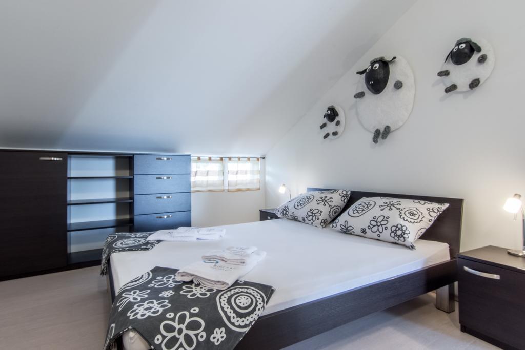 Apartments Domuzin 比奥格勒·纳·莫鲁 外观 照片